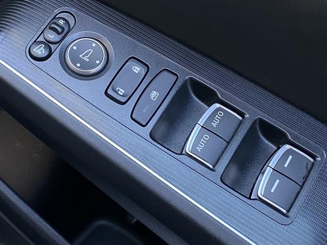 UJ0047954229_33_001.jpg