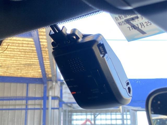 UJ0047954229_37_001.jpg