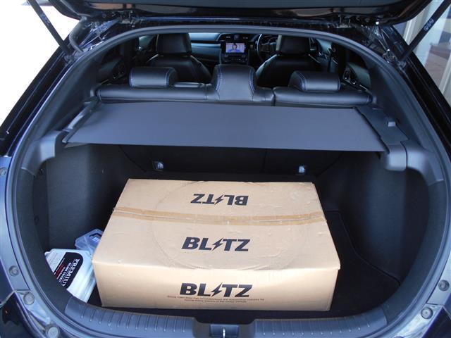UZ0048567829_16_001.jpg