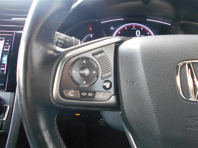 UZ0048567829_3_001.jpg