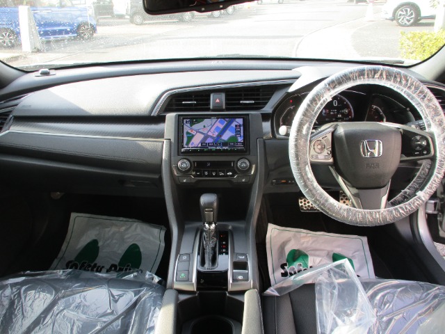 UZ0048171839_4_001.jpg