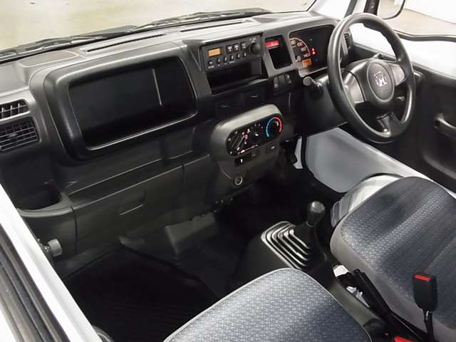 UZ0048488466_17_002.jpg
