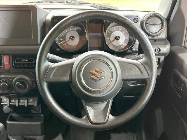 UZ0048009601_11_001.jpg