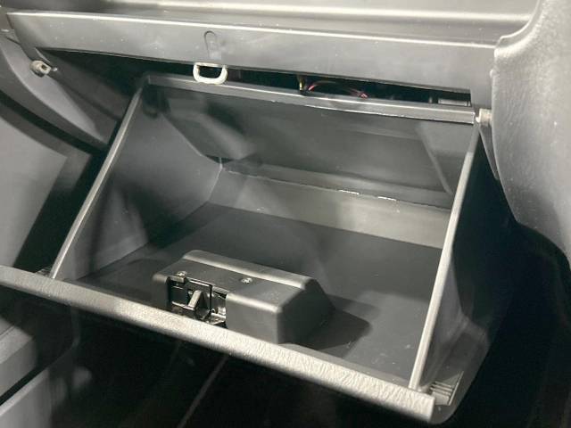 UZ0048299363_49_001.jpg