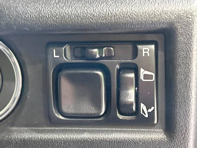 UZ0048041087_52_001.jpg