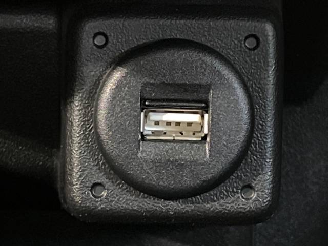 UZ0048028372_44_001.jpg