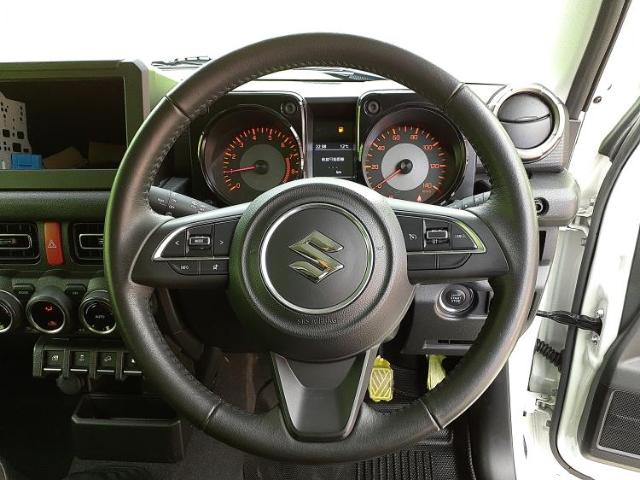 UZ0047695859_9_002.jpg