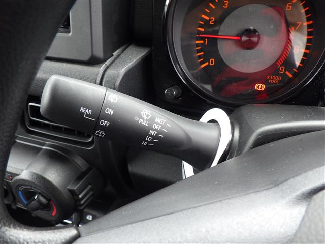 UZ0048209799_11_001.jpg