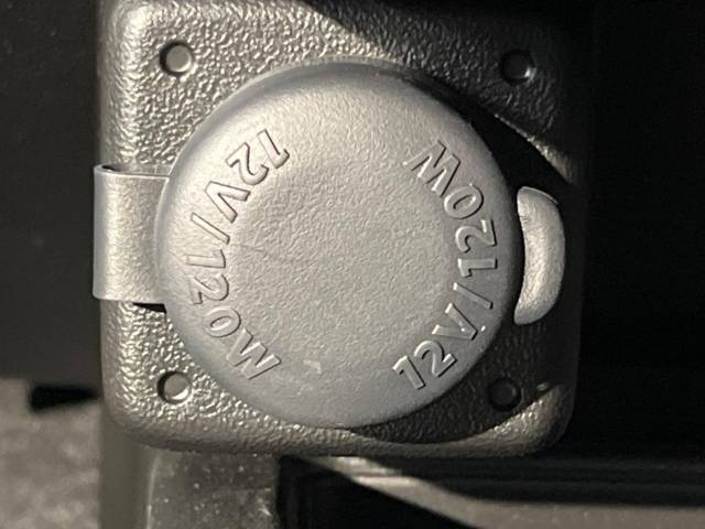 UZ0047422441_62_001.jpg