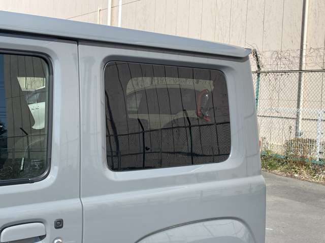 U00048221431_75_001.jpg