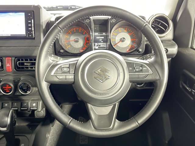 UZ0048047889_38_003.jpg