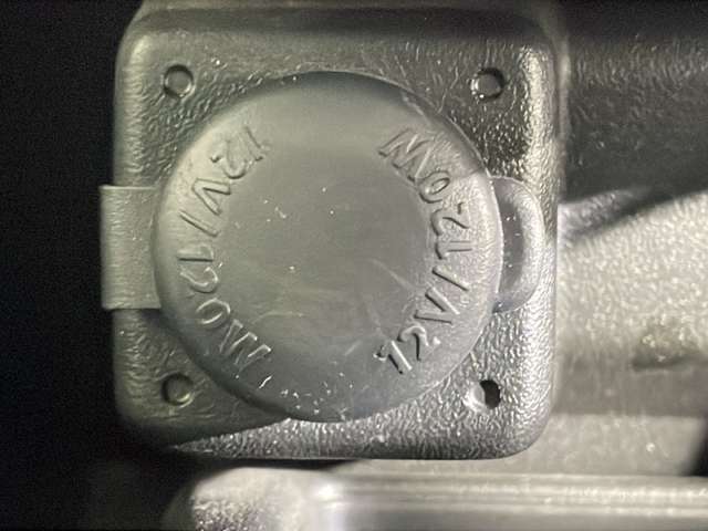 UZ0048047889_44_003.jpg
