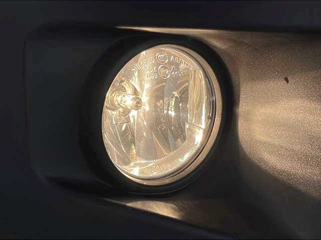 UZ0048047889_60_002.jpg