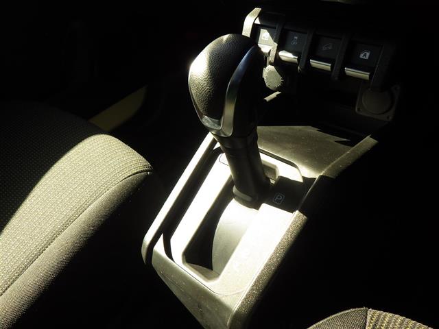 UZ0048293573_10_002.jpg