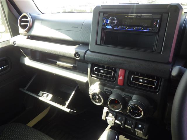 UZ0048293573_12_002.jpg