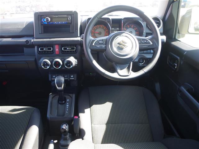 UZ0048293573_18_002.jpg