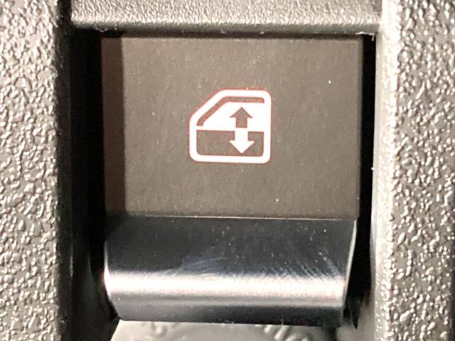 UZ0048382035_62_001.jpg