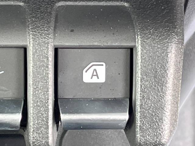 UZ0048078884_58_001.jpg
