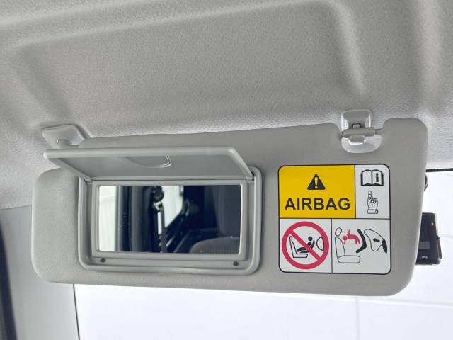 UZ0048078884_72_001.jpg