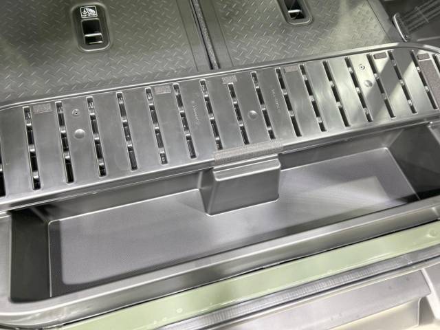 UZ0048106438_50_001.jpg