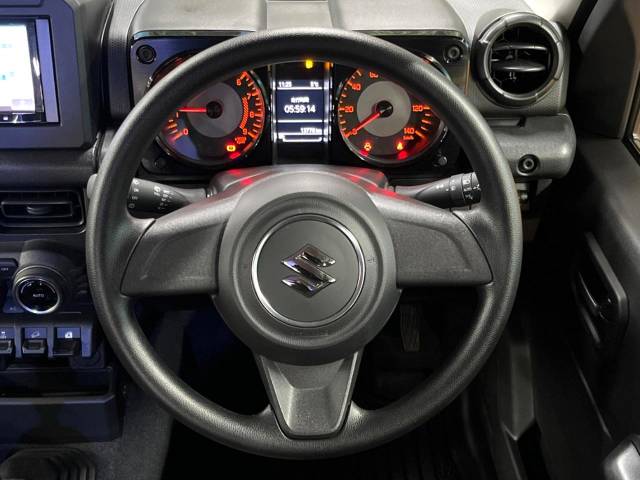 UZ0048097400_10_001.jpg
