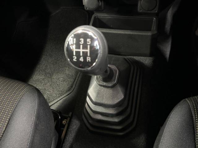 UZ0048097400_35_001.jpg