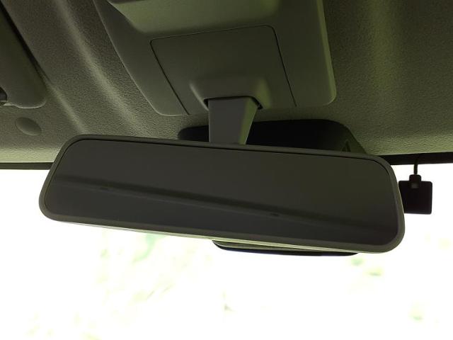 UZ0048356671_51_001.jpg