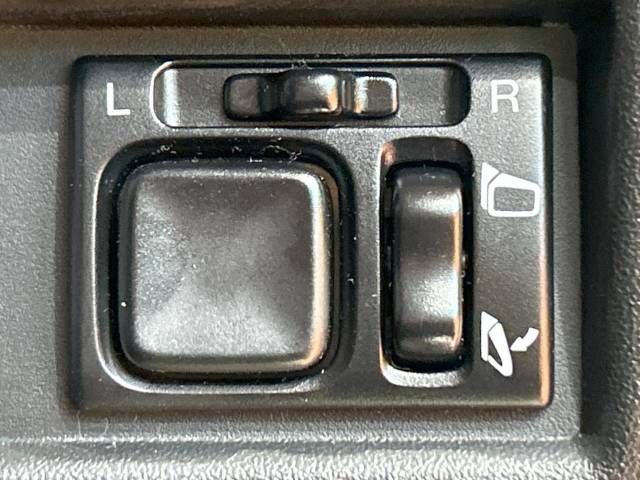 UZ0048176002_39_001.jpg