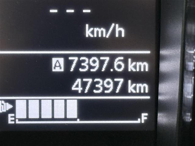 UZ0047980751_35_002.jpg