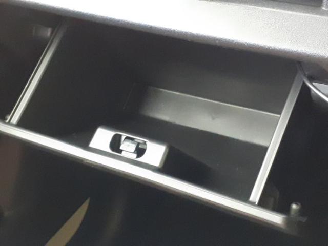 UZ0047803581_39_001.jpg