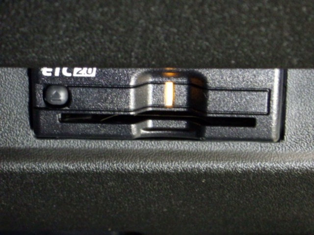 UZ0048171901_14_001.jpg