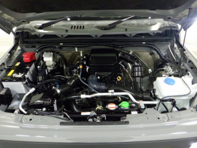 UZ0048171901_17_001.jpg