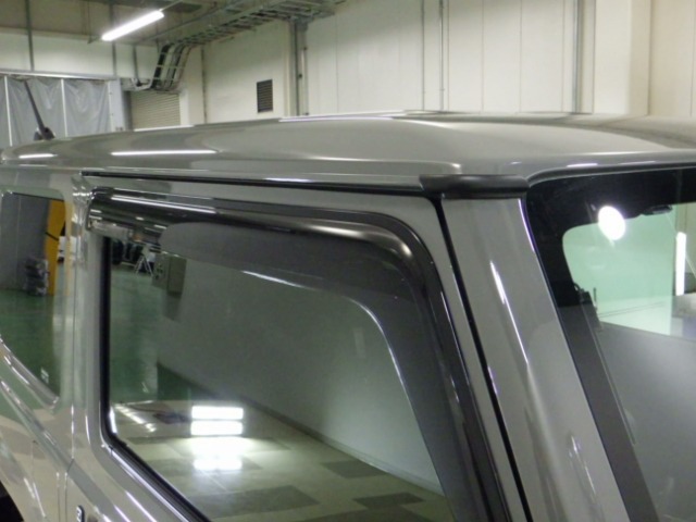 UZ0048171901_19_001.jpg