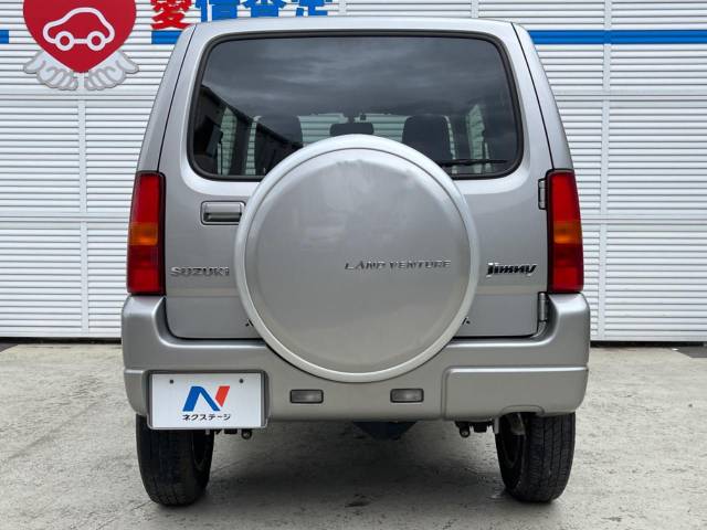 UZ0048272770_15_001.jpg