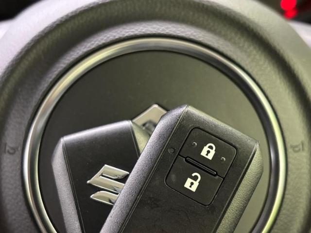 UZ0046879599_53_002.jpg