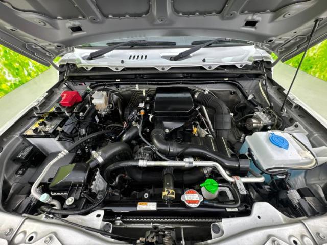 UZ0048036779_69_001.jpg