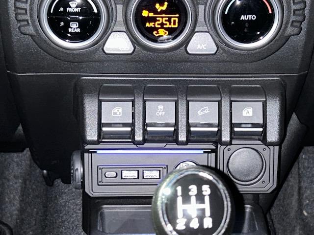 UZ0047810900_12_002.jpg