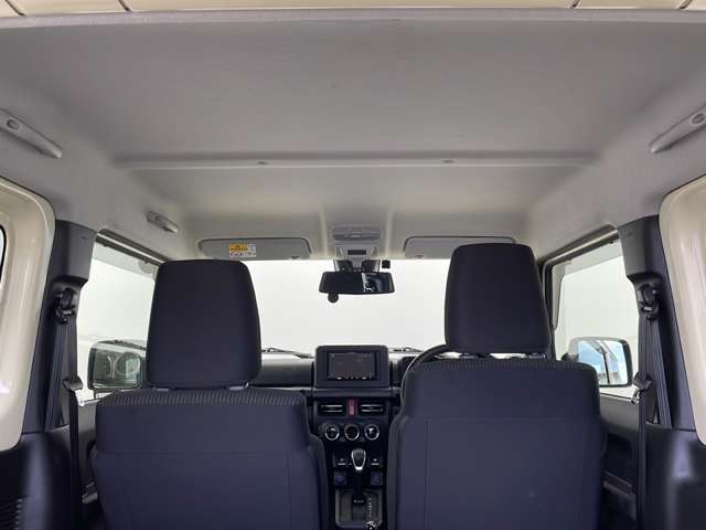 UZ0047980632_36_002.jpg