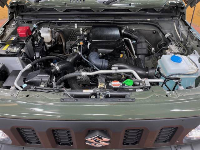 UZ0047027990_18_001.jpg