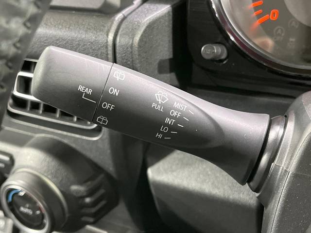 UZ0048559451_56_001.jpg