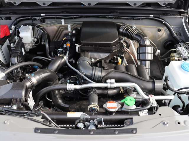 UZ0048559639_30_001.jpg