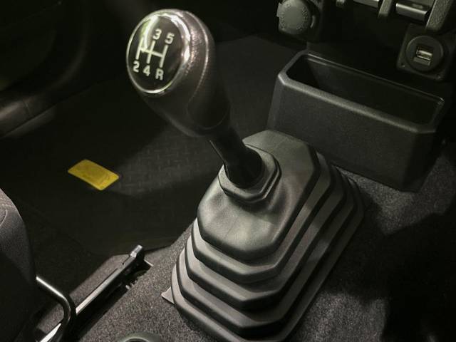 UZ0048475844_30_001.jpg
