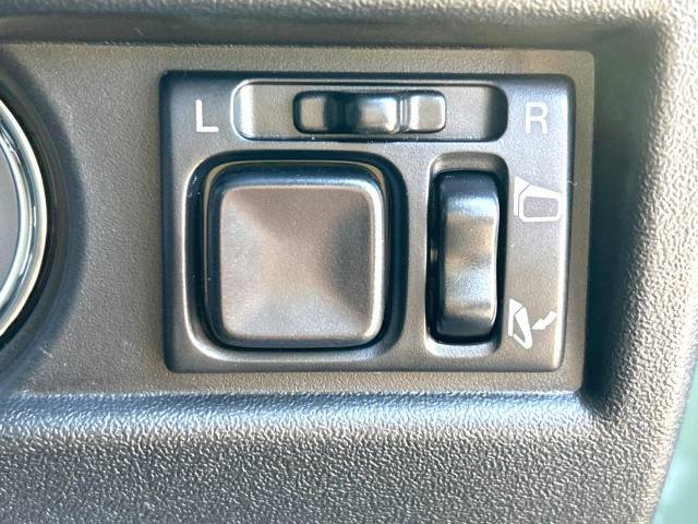 UZ0047837089_53_001.jpg