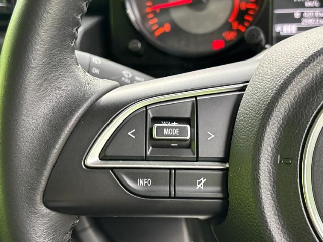 UZ0048495629_35_001.jpg