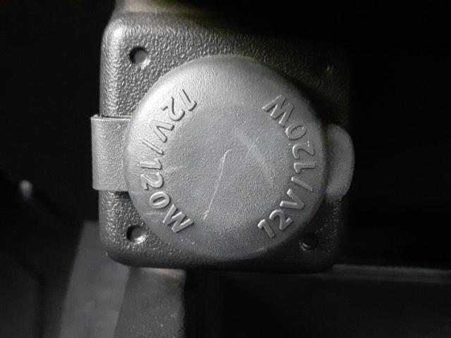 UZ0048569808_51_001.jpg