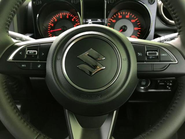 UZ0048529969_31_001.jpg