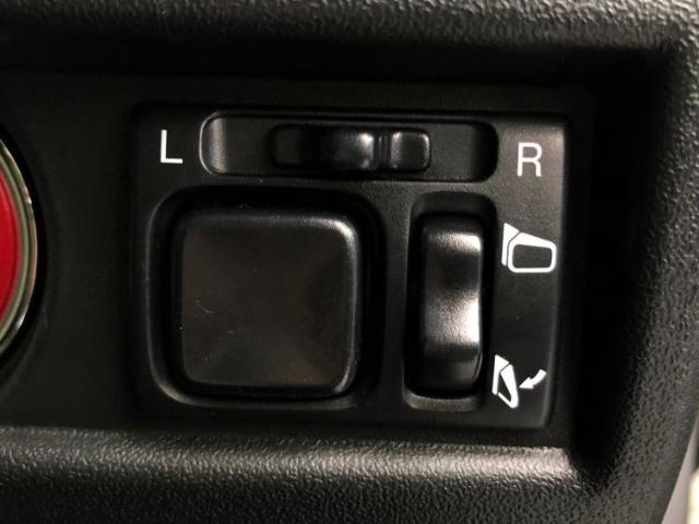 UZ0048529905_17_002.jpg