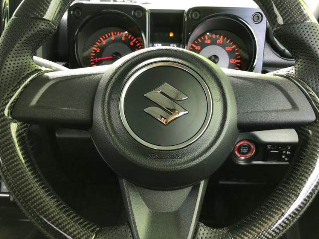 UZ0048529905_32_002.jpg