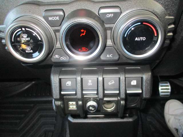 U00048356093_32_001.jpg
