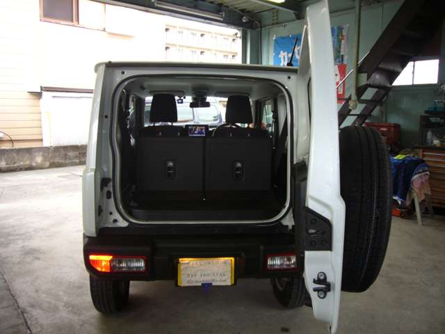 U00046865692_30_001.jpg